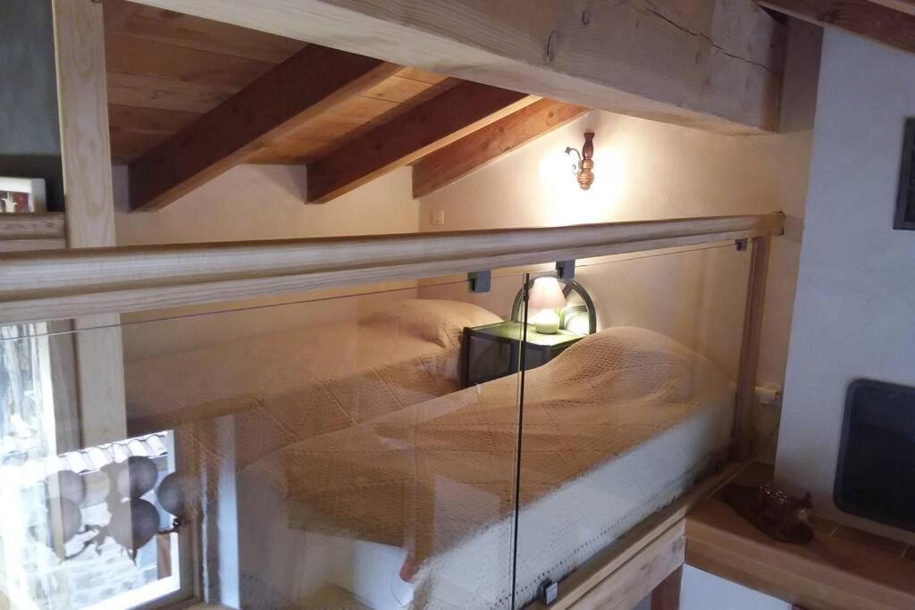Loft La Rose Desiree Gite 3 Etoiles Chalencon Exteriör bild