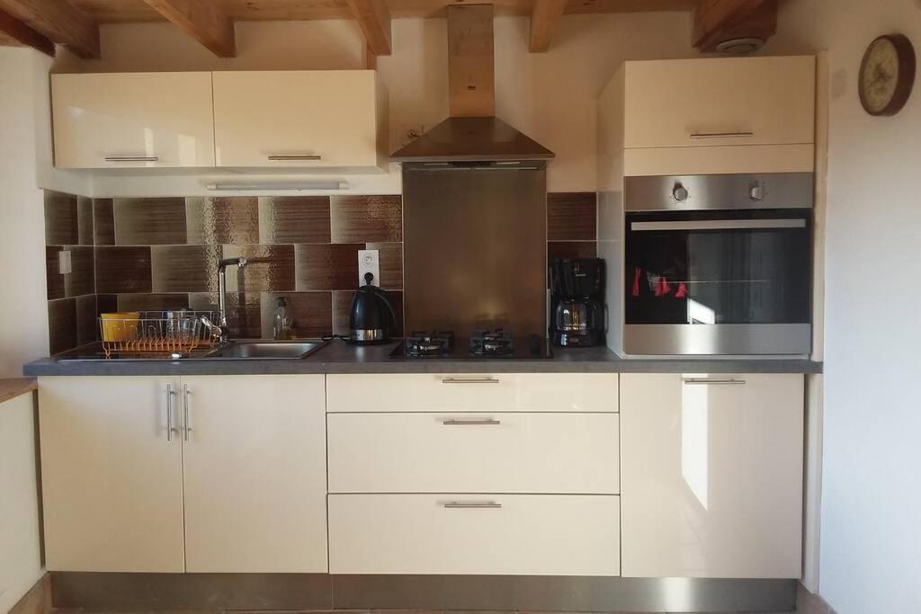 Loft La Rose Desiree Gite 3 Etoiles Chalencon Exteriör bild